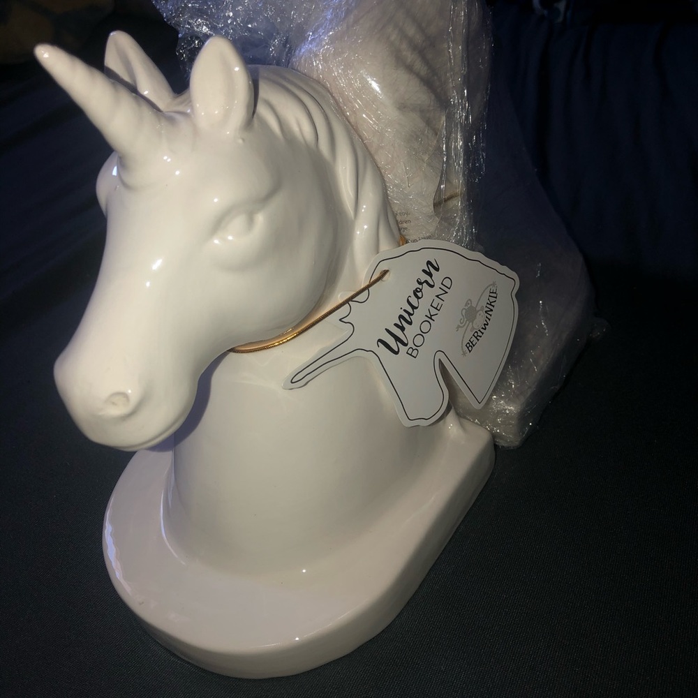 Unicorn bookends